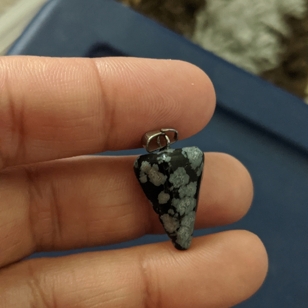 💝 Natural Stone Crystal Pendulum - black & white - Picture 3 of 3